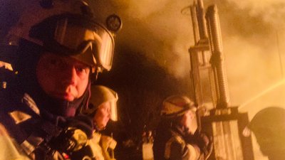 Волонтер з Польщі допомагає рятувальникам Харкова Волонтер з Польщі допомагає рятувальникам Харкова