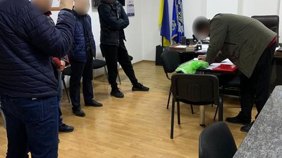 На Луганщині затримали поліціянтів, що займались збутом наркотиків та вимаганням. ФОТО