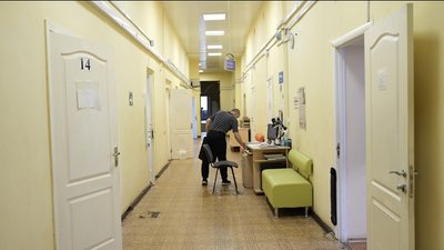 "Чорний кіт посивів". Переселенців з прифронтової Донеччини із домашніми тваринами прихистив шелтер у Дніпрі: як живуть "Чорний кіт посивів". Переселенців з прифронтової Донеччини із домашніми тваринами прихистив шелтер у Дніпрі: як живуть