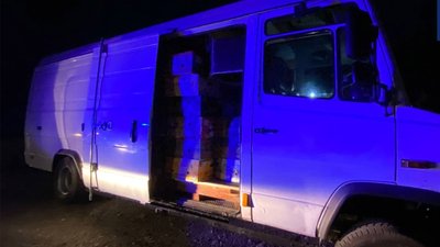 У Луцьку п'яний чоловік з Львівщини викрав бус з овочами