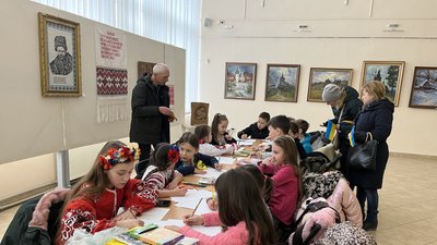В Ужгородському Скансені діти декламували вірші Тараса Шевченка В Ужгородському Скансені діти декламували вірші Тараса Шевченка