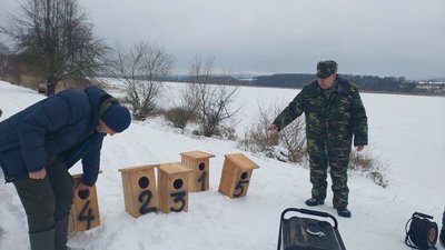 П'ять штучних гніздівель встановили для рідкісного птаха у нацпарку на Рівненщині