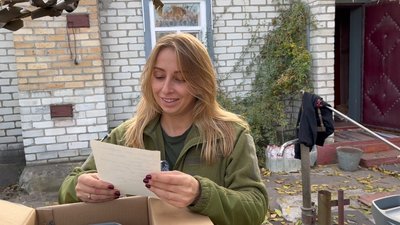 Ольга Данченко допомагає бійцям 67 ОМБр Ольга Данченко допомагає бійцям 67 ОМБр