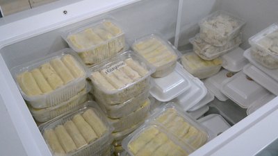 “Ми відповідаємо за їхнє здоров’я”: на Вінниччині волонтери приготували бійцям на Масницю 2000 млинців
