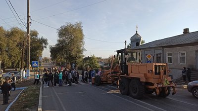 На Одещині люди перекрили трасу на знак протесту проти обмежень роботи ринку На Одещині люди перекрили трасу на знак протесту проти обмежень роботи ринку