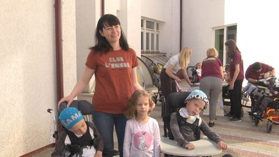 Олена Степура з дітьми