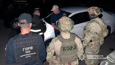 затримали підозрюваних в організації перетину кордону чоловіками на Чернігівщині