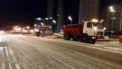 У Києві більшість вулиць розчищені від снігу і оброблені протиожеледними засобами — Київавтодор У Києві більшість вулиць розчищені від снігу і оброблені протиожеледними засобами — Київавтодор