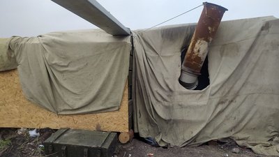 "Приїхали з добром". Жителі В'язового на Сумщині показали зіпсовані росіянами приміщення елеватора
