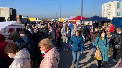 На сільськогосподарському ярмарку у Вінниці вакцинували 30 людей На сільськогосподарському ярмарку у Вінниці вакцинували 30 людей