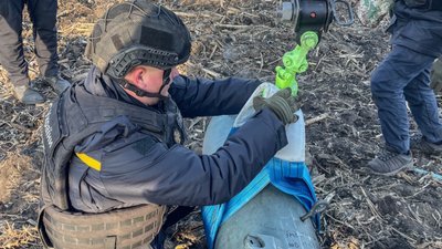На Полтавщині рятувальники знешкодили залишки ракети На Полтавщині рятувальники знешкодили залишки ракети