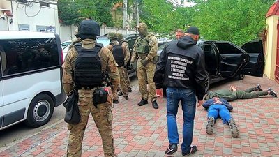 Утримували силою: в Одесі трьох людей підозрюють у створенні фіктивного центру для наркозалежних Утримували силою: в Одесі трьох людей підозрюють у створенні фіктивного центру для наркозалежних