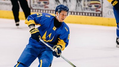 Олексій Ворона, хокеїст національної збірної України в сезоні 2025 року.