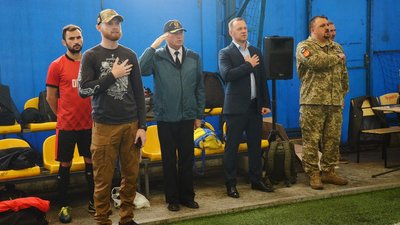 В Одесі пройшов футбольний турнір пам'яті загиблих морських піхотинців Дениса Козьми та Миколи Іліна В Одесі пройшов футбольний турнір пам'яті загиблих морських піхотинців Дениса Козьми та Миколи Іліна