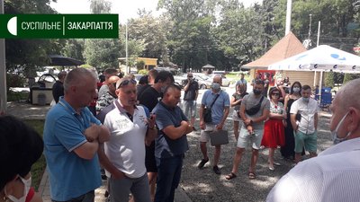 Власники ужгородських кафе та ресторанів просять дозволу на роботу до півночі Власники ужгородських кафе та ресторанів просять дозволу на роботу до півночі