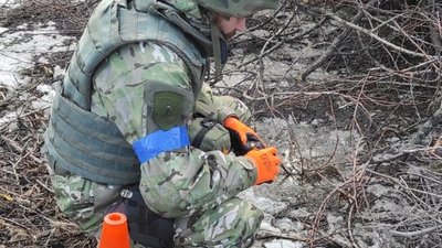 Біля одного з будинків у Сумах вибухотехніки виявили гранату Біля одного з будинків у Сумах вибухотехніки виявили гранату