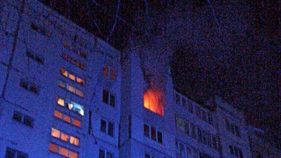 В Івано-Франківську через пожежу в квартирі загинув чоловік, ще двох людей врятували надзвичайники В Івано-Франківську через пожежу в квартирі загинув чоловік, ще двох людей врятували надзвичайники
