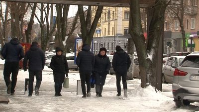 Ходити слизько, їздити – зручно: як черкасці оцінили роботу комунальників Ходити слизько, їздити – зручно: як черкасці оцінили роботу комунальників
