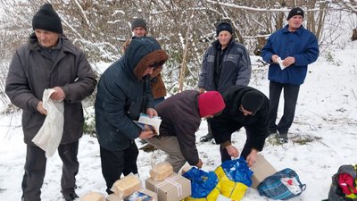"Сусідів немає за кілометр". Як живуть мешканці малолюдного села на прикордонні Сумщини "Сусідів немає за кілометр". Як живуть мешканці малолюдного села на прикордонні Сумщини