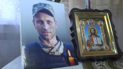 Родичі загиблого воїна на Житомирщині не можуть його поховати і здали зразки для ДНК-експертизи Родичі загиблого воїна на Житомирщині не можуть його поховати і здали зразки для ДНК-експертизи
