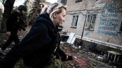 "Тут своєю смертю не загинеш" – репортаж з Авдіївки, яку штурмує Росія". СУСПІЛЬНЕ | ВІДЕОНОВИНИ