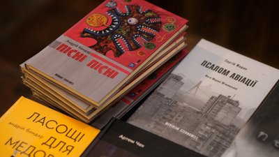 "Ми почали вигравати інформаційну віну". Письменник Андрій Бондар зустрівся з кропивничанами "Ми почали вигравати інформаційну віну". Письменник Андрій Бондар зустрівся з кропивничанами