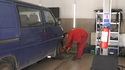 В Івано-Франківську СТО безкоштовно ремонтує автомобілі для ЗСУ В Івано-Франківську СТО безкоштовно ремонтує автомобілі для ЗСУ