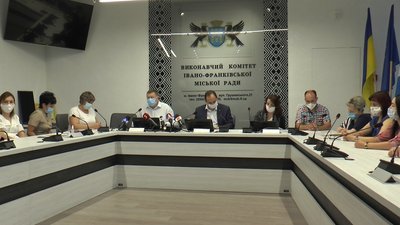 У Франківську обговорили, як працюватимуть навчальні заклади з 1 вересня