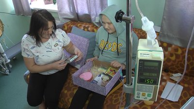 У Луцьку волонтери підготували подарунки маленьким пацієнтам з онкогематологічного відділення У Луцьку волонтери підготували подарунки маленьким пацієнтам з онкогематологічного відділення