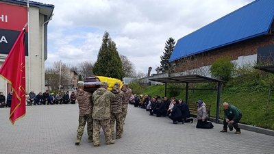 У Хмельницькому попрощались з двома захисниками
