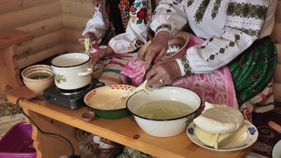 Прикарпатська майстриня 32 роки поспіль створює сирних коників Прикарпатська майстриня 32 роки поспіль створює сирних коників