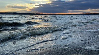 Хвилі річки Південний Буг