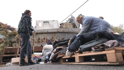 У Черкасах роздавали продуктові набори для переселенців У Черкасах роздавали продуктові набори для переселенців