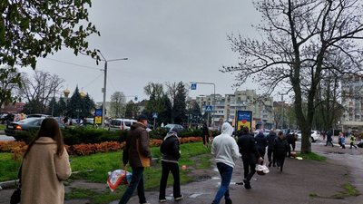 "Так багатолюдно не було ще ніколи": у Черкасах освячують паски "Так багатолюдно не було ще ніколи": у Черкасах освячують паски