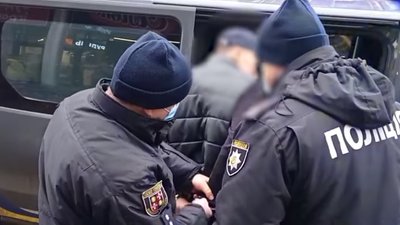 "Демонстрував свої оголені сідниці". Хлопця, який дрифтував у Вінниці на Ліверпулі, затримали
