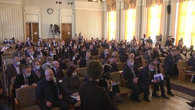 "Наболіло": на сесії Харківської облради сперечалися через "Велике будівництво" "Наболіло": на сесії Харківської облради сперечалися через "Велике будівництво"