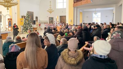 «З вірою у перемогу». На Івано-Франківщині провели фестиваль духовної пісні на підтримку ЗСУ «З вірою у перемогу». На Івано-Франківщині провели фестиваль духовної пісні на підтримку ЗСУ