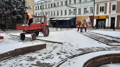 За добу на дороги Кропивницького використали 320 тонн протиожеледних сумішей За добу на дороги Кропивницького використали 320 тонн протиожеледних сумішей