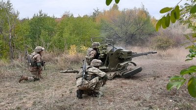 "Завжди напоготові". На Луганщині військові провели навчальні стрільби "Завжди напоготові". На Луганщині військові провели навчальні стрільби