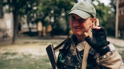 "Ми отримали шанс перемогти віковічного ворога": харків'янин вдруге захищає країну на війні з Росією "Ми отримали шанс перемогти віковічного ворога": харків'янин вдруге захищає країну на війні з Росією