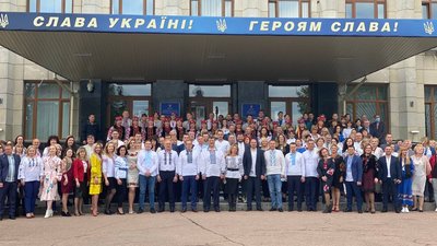 У Житомирі близько 200 людей зібралися, щоб зробити фото у вишиванках