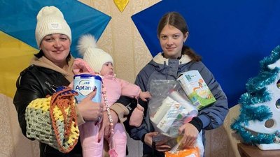 У Новомосковську на Дніпропетровщині переселенці з Луганщини отримали гуманітарну допомогу