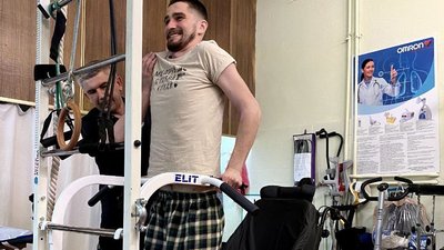 Гліб Стрижко з Полтави відновлюється після травм, які отримав під час оборони Маріуполя Гліб Стрижко з Полтави відновлюється після травм, які отримав під час оборони Маріуполя