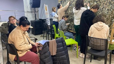 "Медикаменти, їжа, посуд": у Вінниці приносять речі для військових