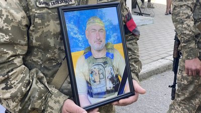 Прощання з полтавцем Олександром Крайнім 3 травня 2024: що відомо про захисника Прощання з полтавцем Олександром Крайнім 3 травня 2024: що відомо про захисника