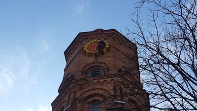 Зняли стрілки і блок управління: один із годинників вінницької Вежі — ремонтуватимуть Зняли стрілки і блок управління: один із годинників вінницької Вежі — ремонтуватимуть