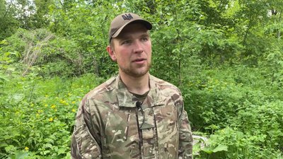 Боєць 54-го розвідувального батальйону Сергій з позивним "Курсант" Боєць 54-го розвідувального батальйону Сергій з позивним "Курсант"