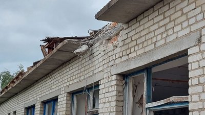 "Просто вбивають, живцем в могилу заганяють", — мешканці прикордонного села на Сумщині після російського обстрілу "Просто вбивають, живцем в могилу заганяють", — мешканці прикордонного села на Сумщині після російського обстрілу