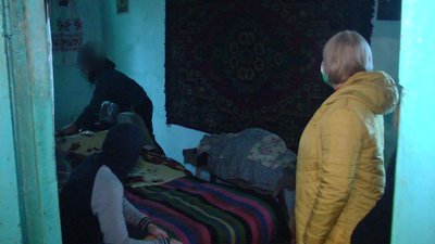 Право опікуватися хлопцями, каже начальниця служби в справах дітей Ольга Тимченко, – слід було переоформити на бабусю Право опікуватися хлопцями, каже начальниця служби в справах дітей Ольга Тимченко, – слід було переоформити на бабусю