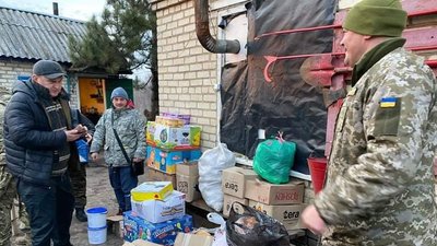 Тернопільські волонтери відвезли 7 тонн допомоги на схід і повернулися додому